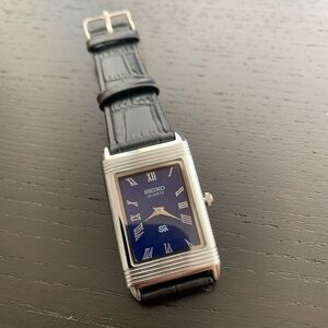 Vintage Seiko Tank watch Blue dial Silver bezel